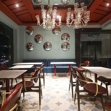 The Saga Hotel New Delhi Exterior foto