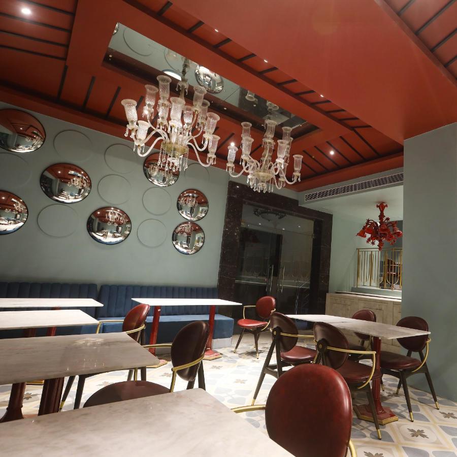 The Saga Hotel New Delhi Exterior foto