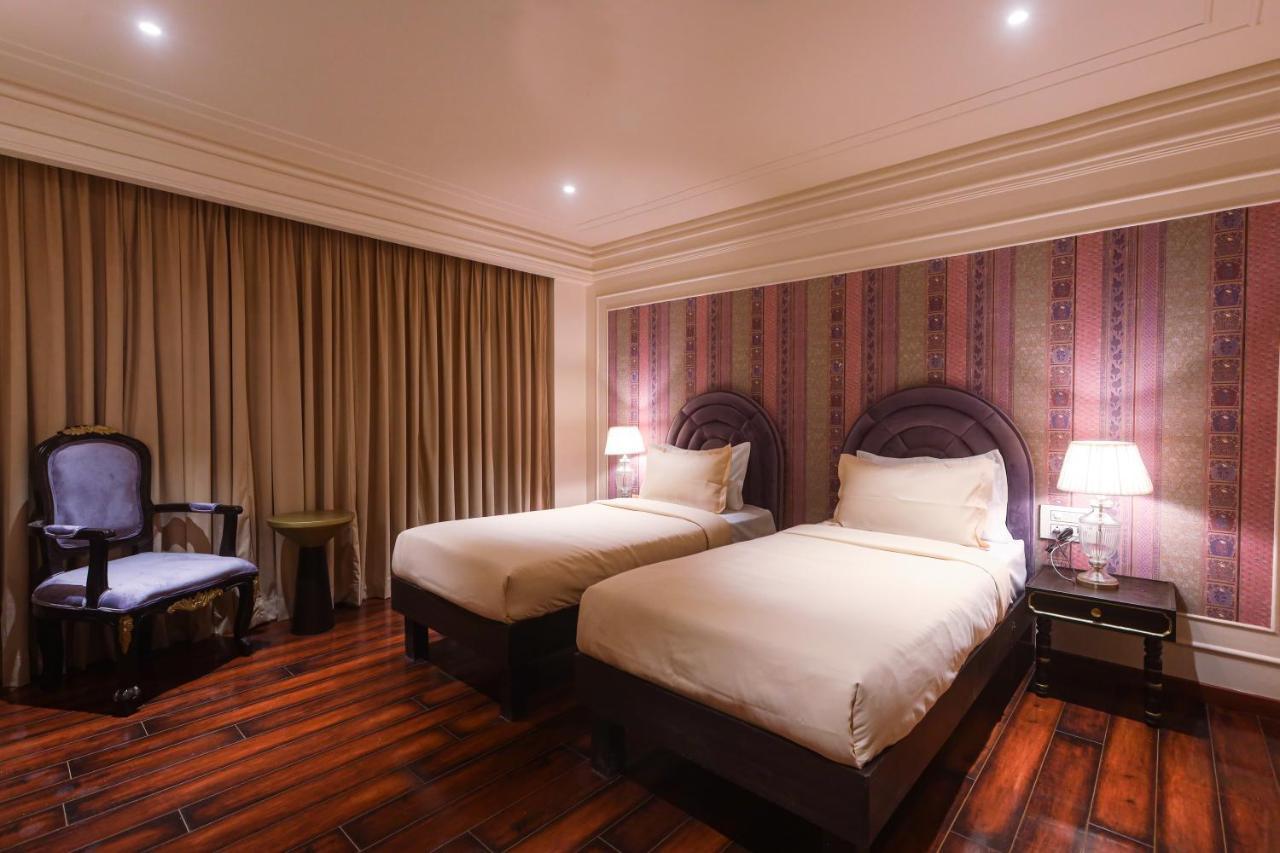 The Saga Hotel New Delhi Exterior foto