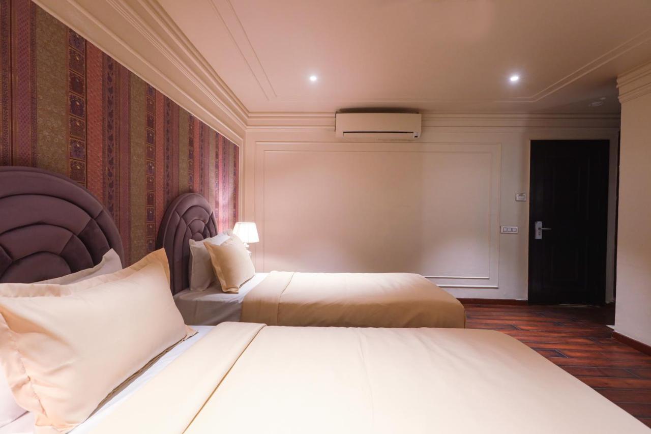 The Saga Hotel New Delhi Exterior foto