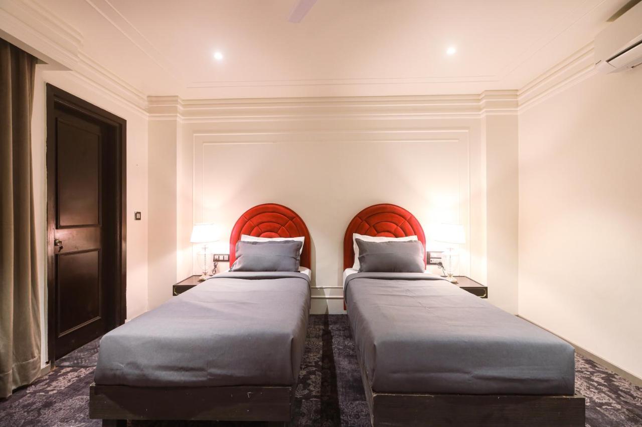 The Saga Hotel New Delhi Exterior foto