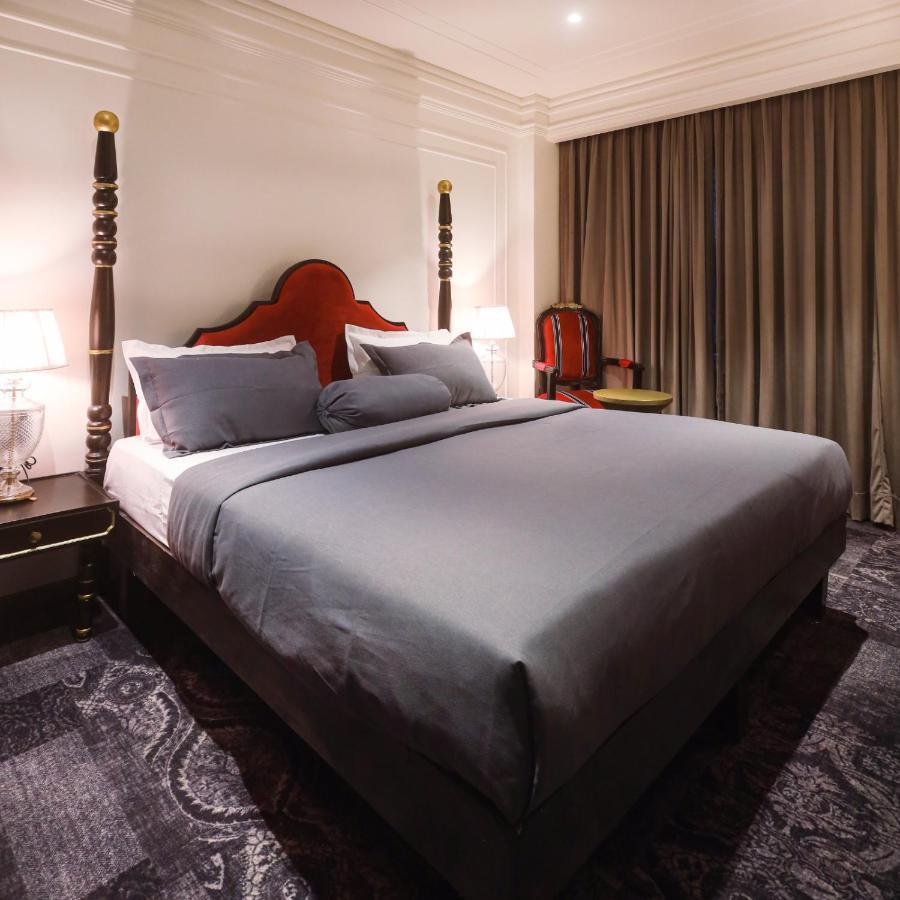 The Saga Hotel New Delhi Exterior foto
