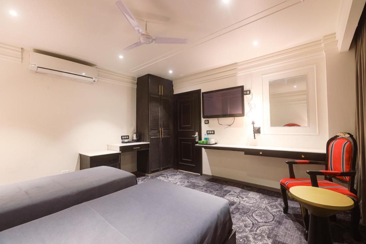 The Saga Hotel New Delhi Exterior foto